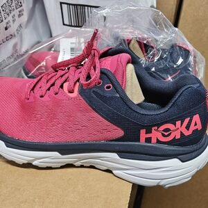 Hoka One One Challenger ATR 6